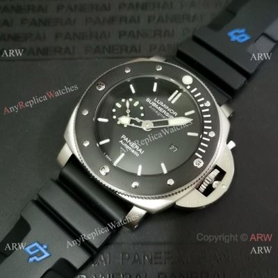 Copy Panerai Submersible PAM 389 Men Watch Blue Logo Rubber Strap